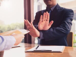 Cẩn Trọng Khi Chọn Phụ Kiện Cửa: Những Cái Bẫy Cần Tránh