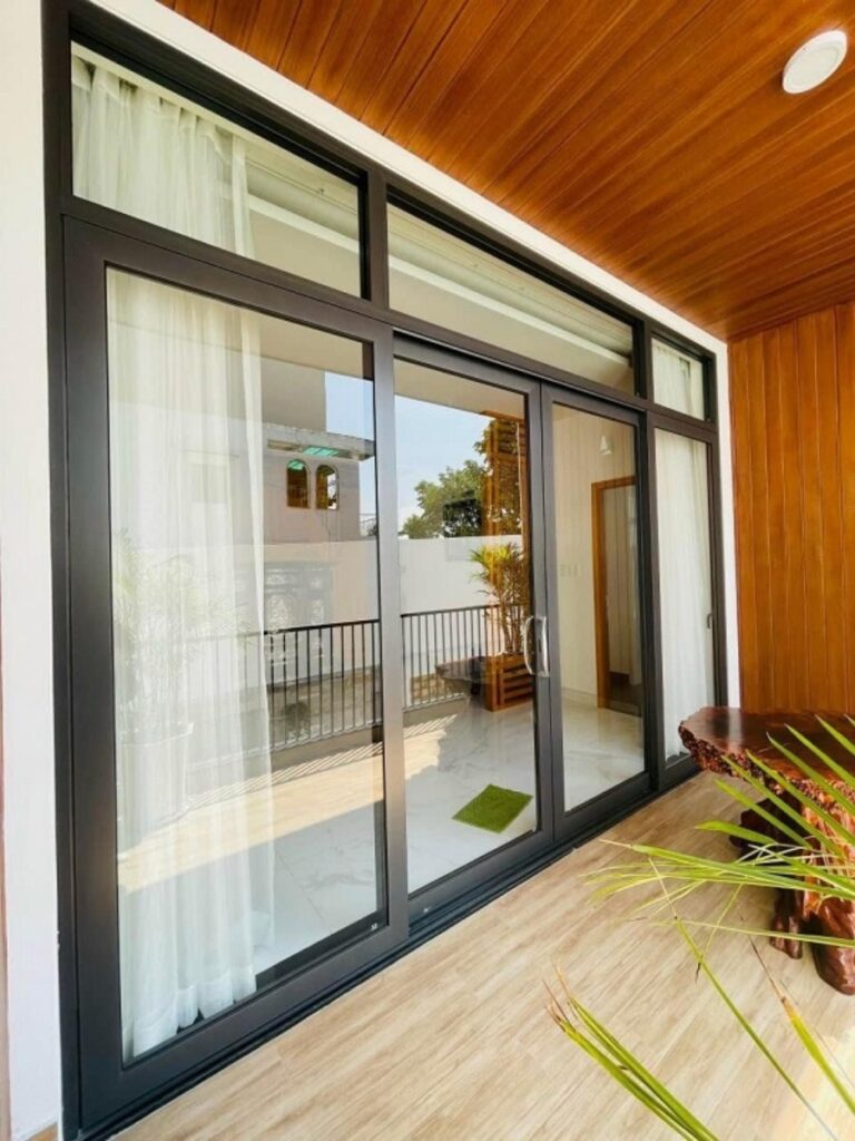 Cửa Nhôm Bền Đẹp Nhờ Phụ Kiện
