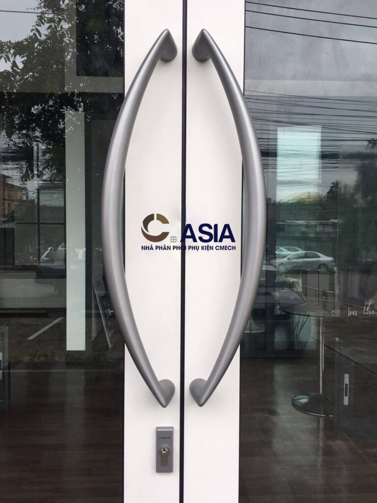 Vì sao cửa sau 10 năm vẫn giữ nguyên vẻ đẹp ban đầu