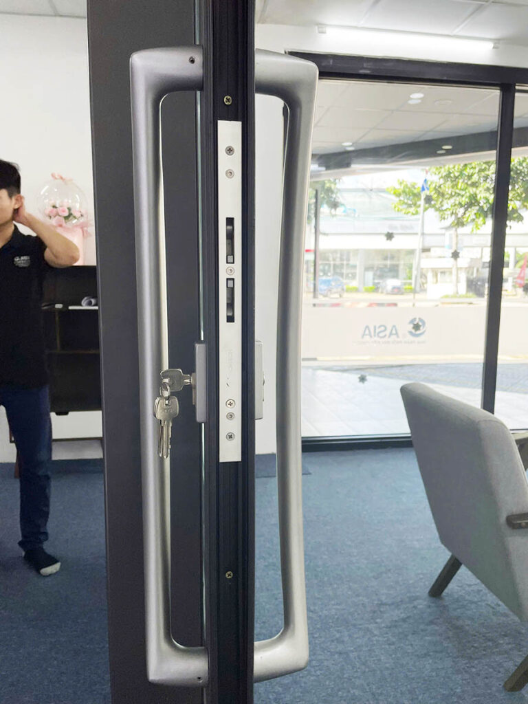 Phụ kiện cao cấp và tuổi thọ công trình