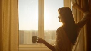Khoảnh khắc mở cửa đầu ngày