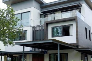 Phong cách tối giản hiện đại đòi hỏi sự hoàn hảo trong từng chi tiết. Phụ kiện CMECH kết hợp cùng hệ cửa nhôm MAXPRO.JP tạo nên bộ giải pháp cửa sang trọng, bền vững và chuẩn xác trong mọi chuyển động.